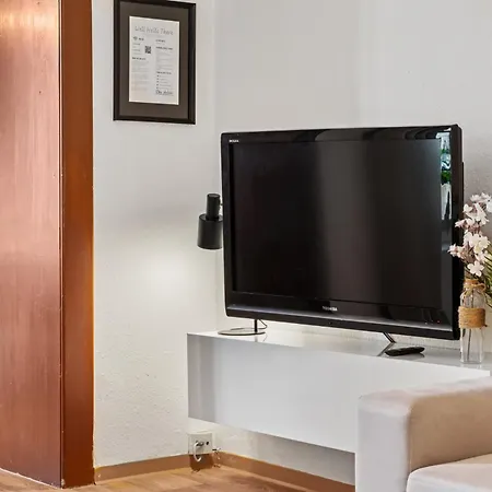 Apartman Entdecke Dein Elegantes Hilvit-altstadt-apartment Mit Traumhafter Dachterrasse - Ein Refugium Fuer Natur- & Kulturliebhaber! Modernes Ambiente - Ruhe - Grosszuegiger Raum Mit Smart Tv Und Waschmaschine Erwarten Dich!