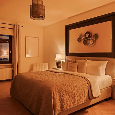 Entdecke Dein Elegantes Hilvit-altstadt-apartment Mit Traumhafter Dachterrasse - Ein Refugium Fuer Natur- & Kulturliebhaber! Modernes Ambiente - Ruhe - Grosszuegiger Raum Mit Smart Tv Und Waschmaschine Erwarten Dich! * Spremberg