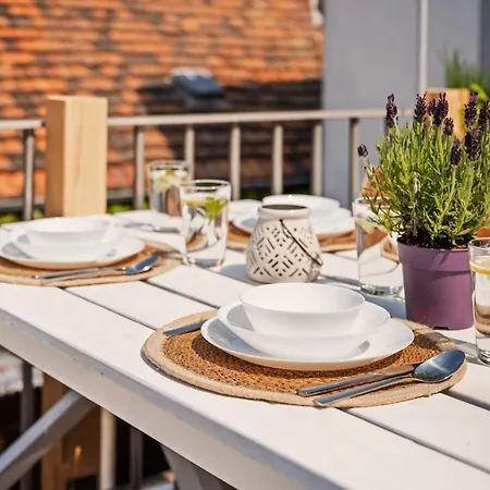 Entdecke Dein Elegantes Hilvit-altstadt-apartment Mit Traumhafter Dachterrasse - Ein Refugium Fuer Natur- & Kulturliebhaber! Modernes Ambiente - Ruhe - Grosszuegiger Raum Mit Smart Tv Und Waschmaschine Erwarten Dich!