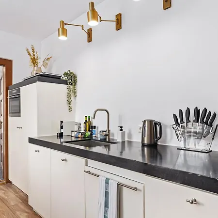 Entdecke Dein Elegantes Hilvit-altstadt-apartment Mit Traumhafter Dachterrasse - Ein Refugium Fuer Natur- & Kulturliebhaber! Modernes Ambiente - Ruhe - Grosszuegiger Raum Mit Smart Tv Und Waschmaschine Erwarten Dich! *