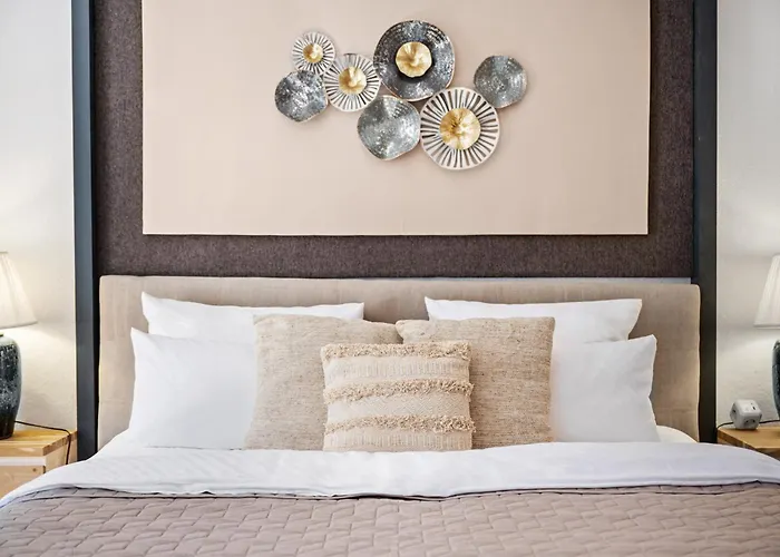 Entdecke Dein Elegantes Hilvit-altstadt-apartment Mit Traumhafter Dachterrasse - Ein Refugium Fuer Natur- & Kulturliebhaber! Modernes Ambiente - Ruhe - Grosszuegiger Raum Mit Smart Tv Und Waschmaschine Erwarten Dich! * Spremberg