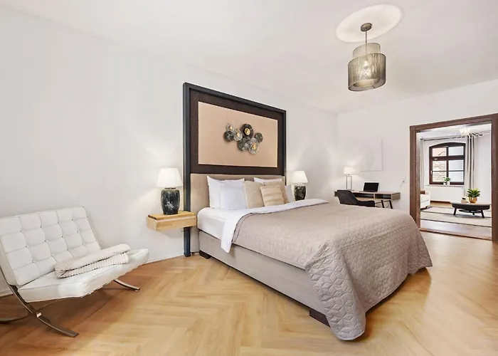 Entdecke Dein Elegantes Hilvit-altstadt-apartment Mit Traumhafter Dachterrasse - Ein Refugium Fuer Natur- & Kulturliebhaber! Modernes Ambiente - Ruhe - Grosszuegiger Raum Mit Smart Tv Und Waschmaschine Erwarten Dich! Spremberg